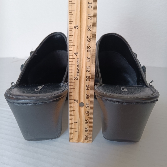 Thom‎ McAn Shoes Size 8.5 M Women's Black Leather Lightweight Slip On Clogs - Picture 5 of 8